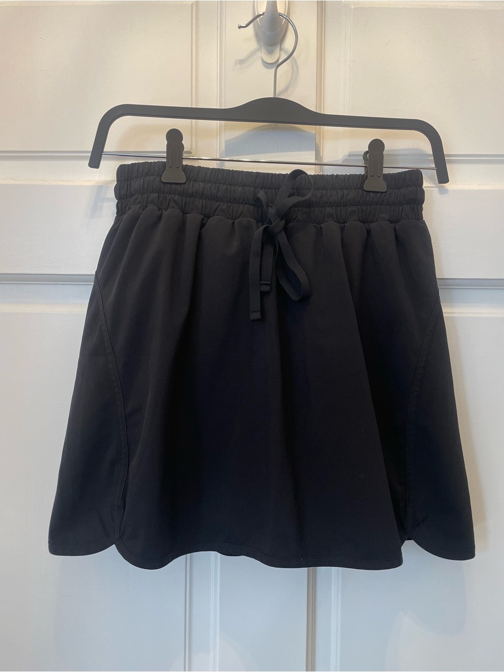 Beyond Yoga Black Stretch Woven Lined Drawstring A-Line Skirt with shorts Sz Sm